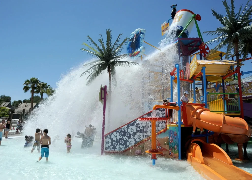 Six Flags Hurricane Harbor, Santa Clarita